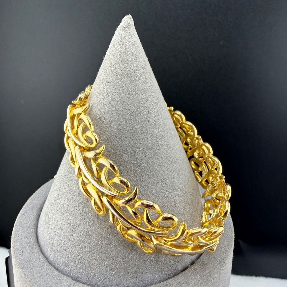 Vintage Monet Bracelet Gold Tone 7.5"